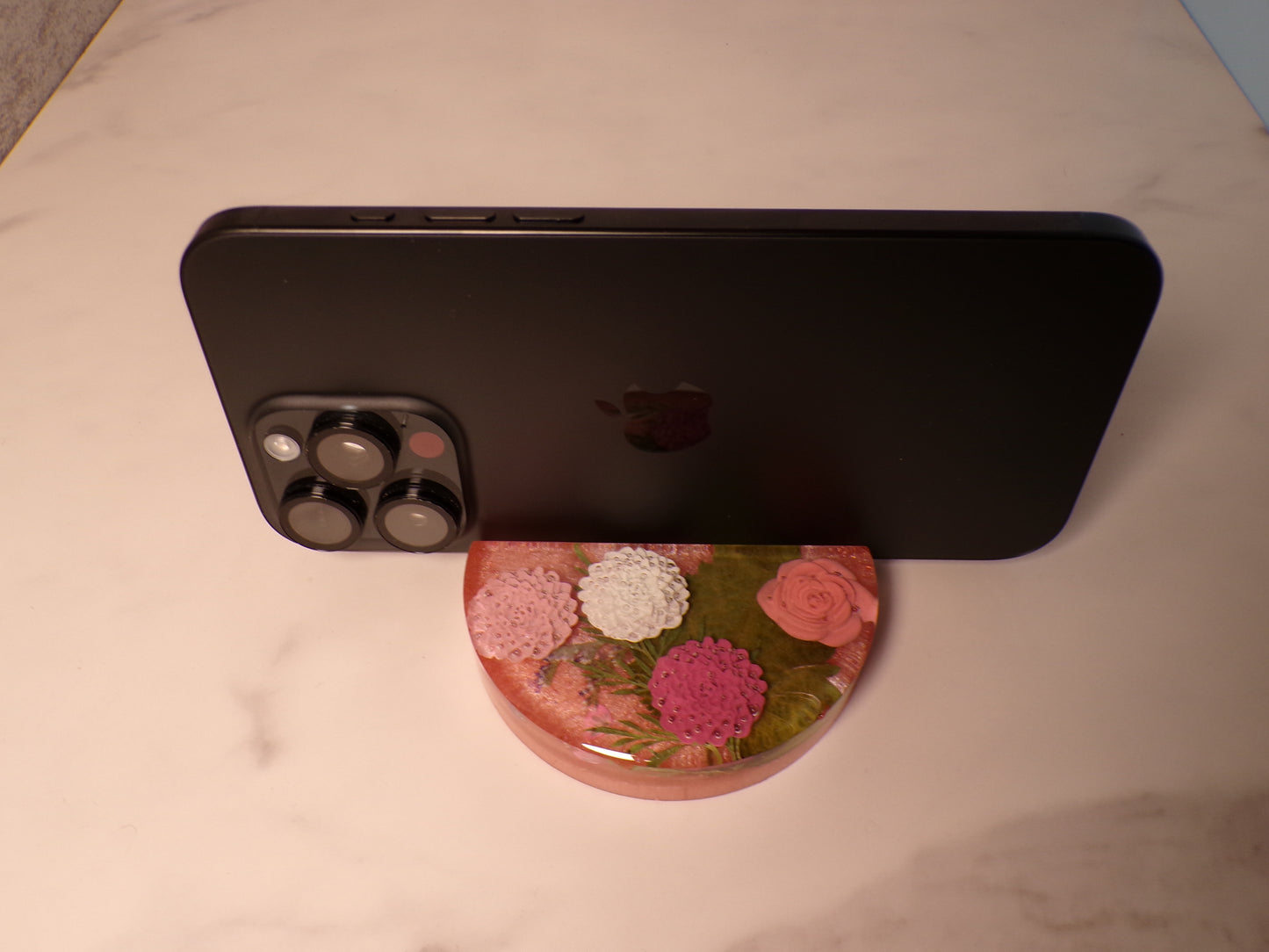 ROUND PINK FLORAL STAND