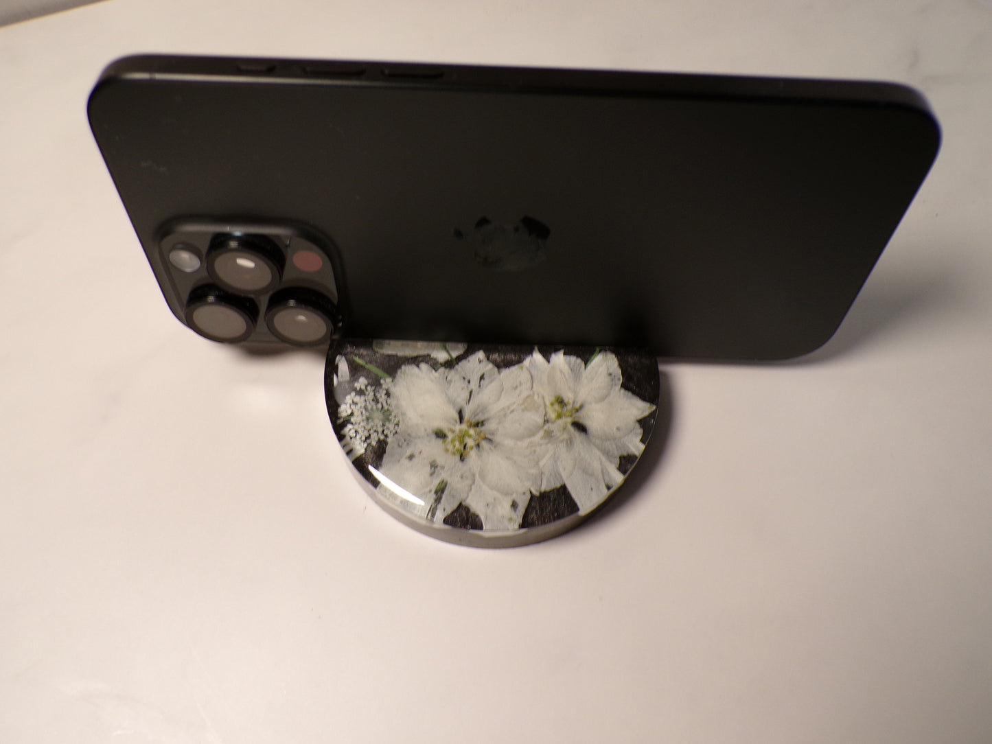 WHITE W/ BLACK BACKGROUND PHONE HOLDER