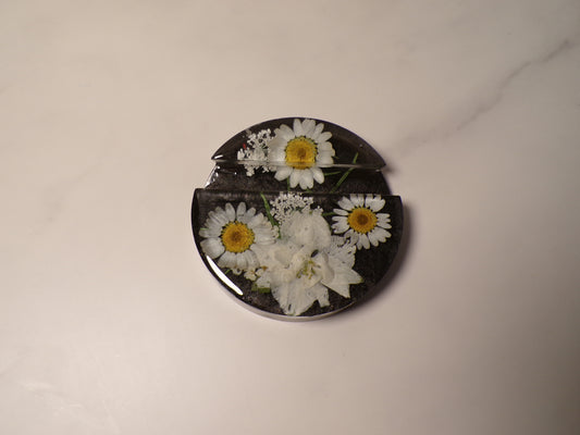 ROUND WHITE FLORAL STAND
