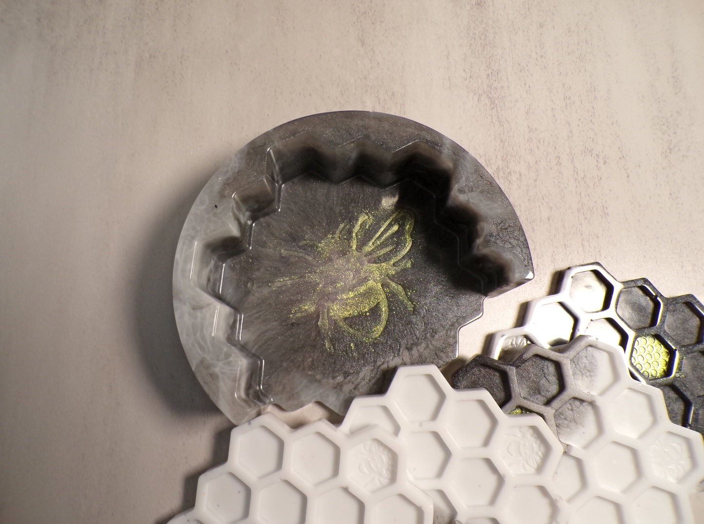 BLACK/WHITE HONEYOMB COASTERS