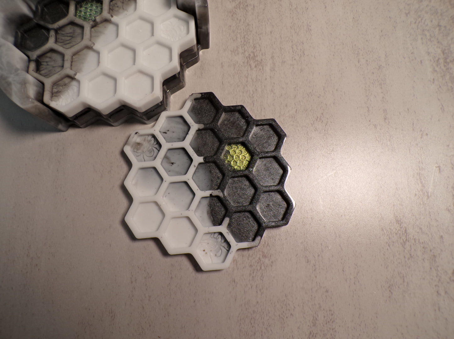 BLACK/WHITE HONEYOMB COASTERS